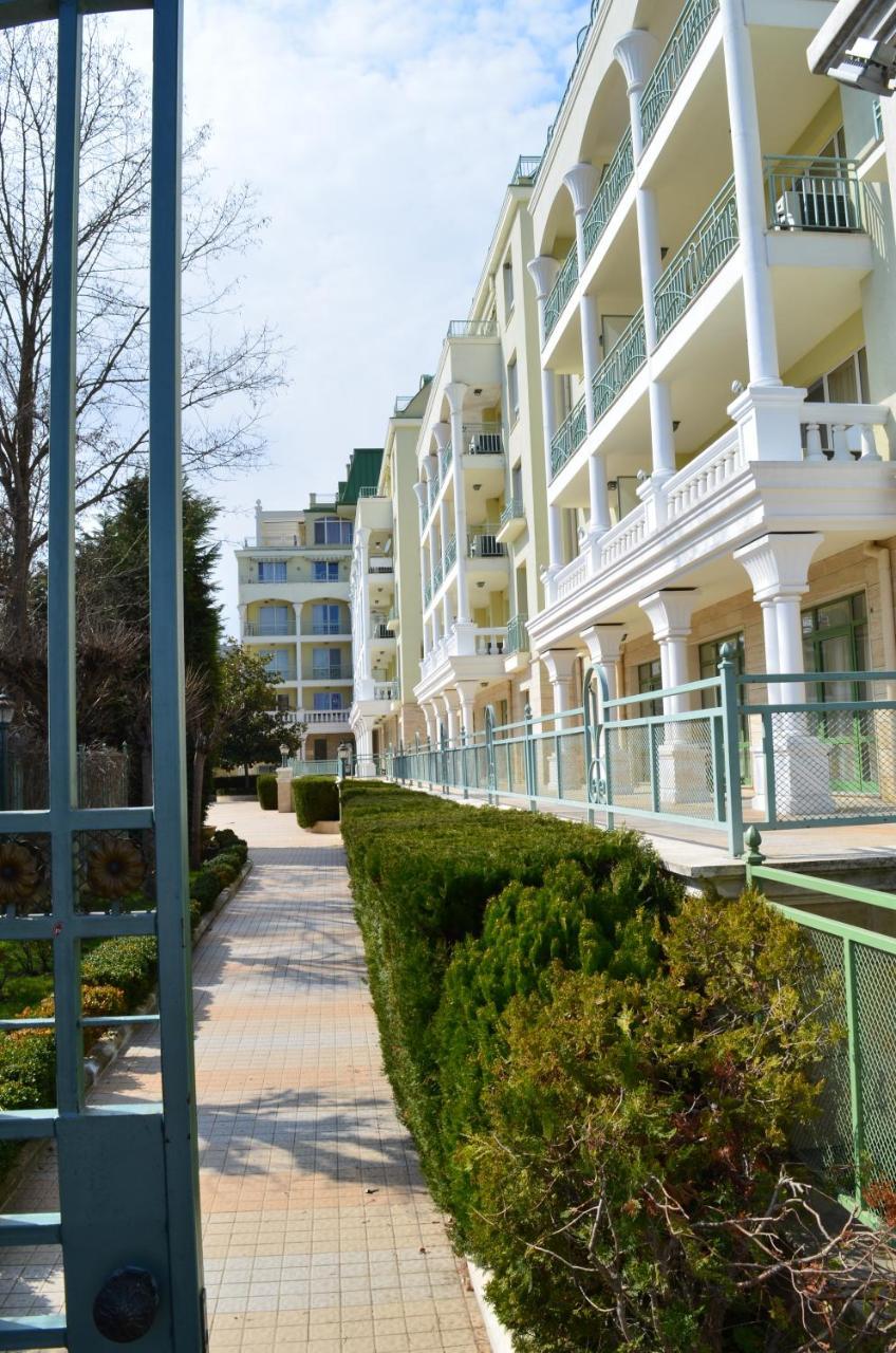 Apartment 3 In Complex Splendid St. Konstantin og Helena Eksteriør bilde